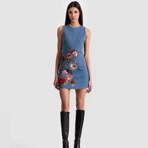 Alice + Olivia  Gorgeous Floral Embroidered Denim Dress size 4. NWT